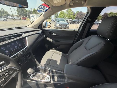 Used 2023 Buick Encore GX Select w/ Sport Touring Package FWD image 19