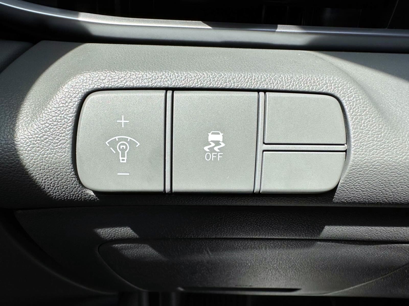Used 2024 Hyundai Elantra SEL FWD image 15