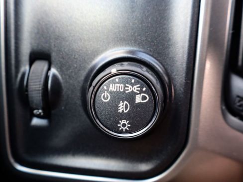 Used 2018 Chevrolet Silverado 1500 LTZ w/ LTZ Plus Package image 19