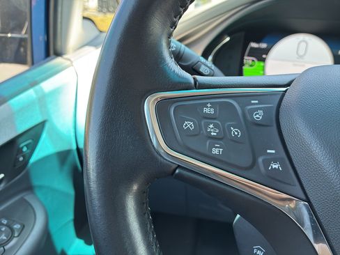 Used 2021 Chevrolet Bolt Premier w/ Infotainment Package FWD image 26
