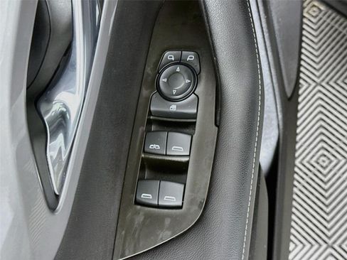 Used 2023 Chevrolet Blazer LT FWD image 19