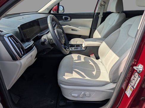 Used 2025 Kia Sorento S w/ Panoramic Sunroof Package FWD image 10