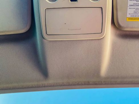 Used 2018 Ford EcoSport SE w/ SE Convenience Package image 24