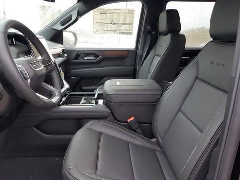 New 2026 GMC Yukon Denali image 19