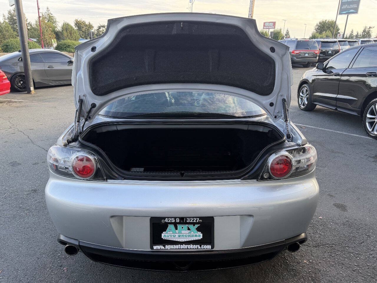 Used 2004 MAZDA RX-8 w/ MT Grand Touring Pkg RWD image 6