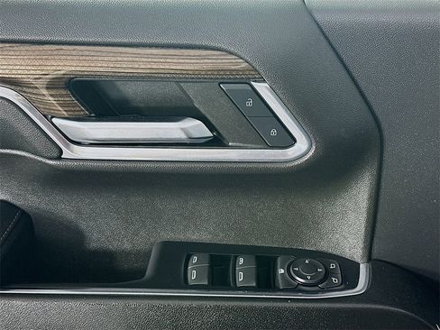 Used 2023 Chevrolet Silverado 1500 LT w/ Z71 Off-Road Package image 25