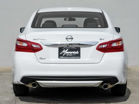 Used 2018 Nissan Altima 2.5 SV image 9