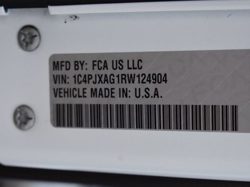 Used 2024 Jeep Wrangler Sport S image 37