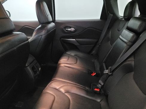 Used 2019 Jeep Cherokee Limited AWD/4WD image 18