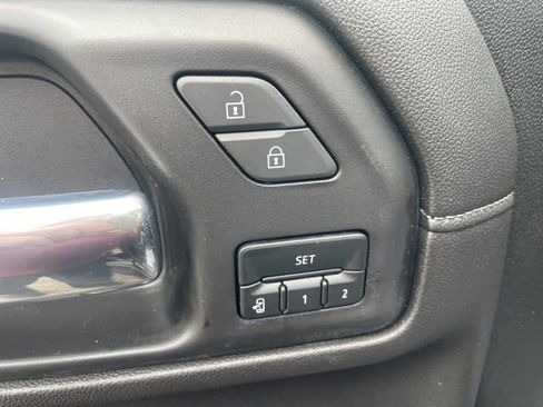 Used 2022 GMC Sierra 2500 Denali w/ Denali Black Diamond Edition image 12