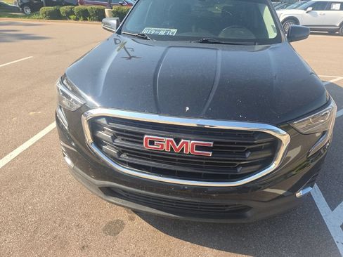 Used 2020 GMC Terrain SLE FWD image 1