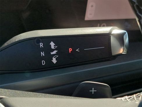 Used 2025 Chevrolet Traverse LT w/ Enhanced Driving Package image 15