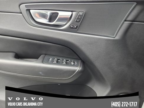 Certified 2025 Volvo XC60 B5 Plus AWD/4WD image 17