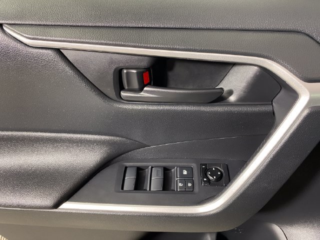 Certified 2019 Toyota RAV4 LE w/ All Weather Liner Package AWD/4WD image 21