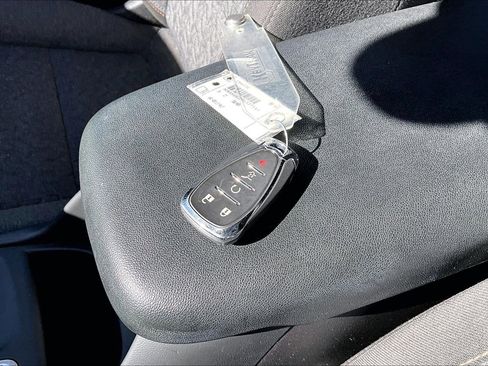 Used 2024 Chevrolet Equinox LT image 35