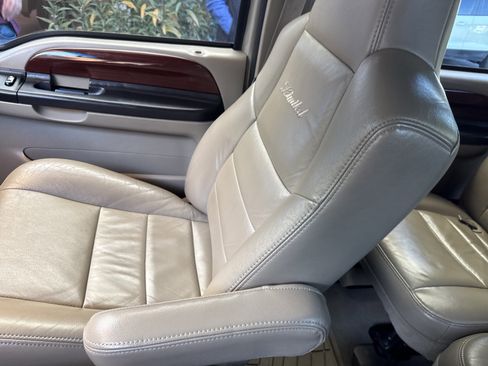 Used 2005 Ford Excursion Limited image 38