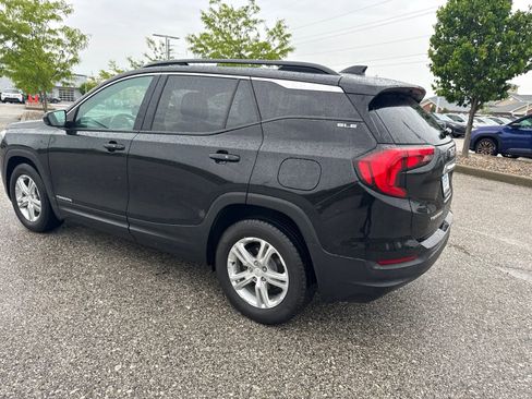 Used 2019 GMC Terrain SLE w/ Driver Convenience Package FWD image 8