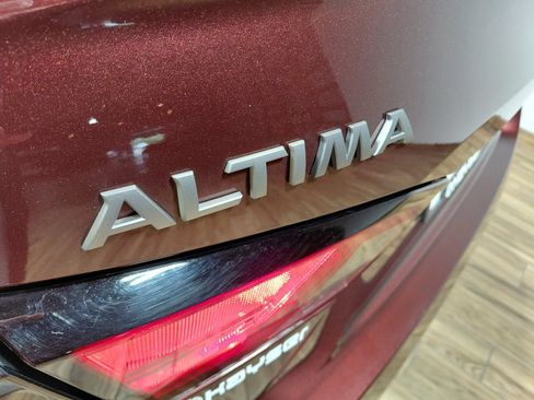 Used 2024 Nissan Altima 2.5 SV AWD/4WD image 9