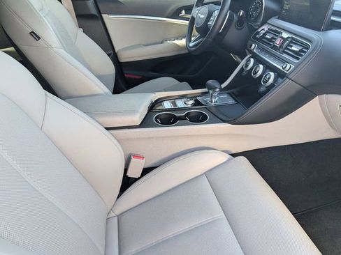 Used 2023 Genesis G70 2.0T image 11
