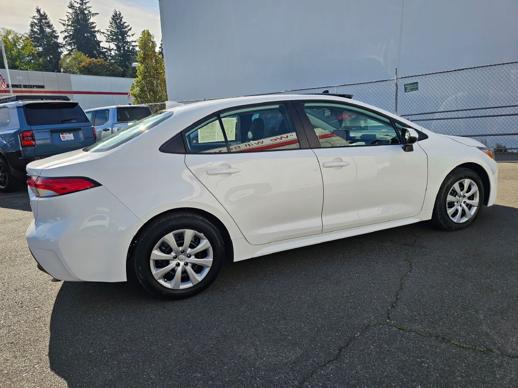 Certified 2023 Toyota Corolla LE FWD image 8