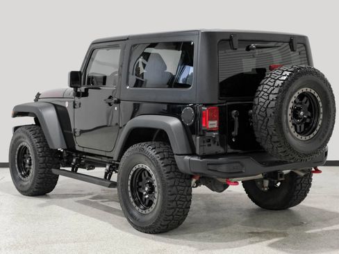 Used 2016 Jeep Wrangler Rubicon AWD/4WD image 11