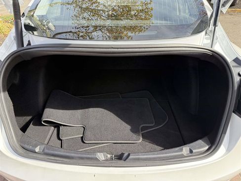 Used 2022 Tesla Model 3 image 8