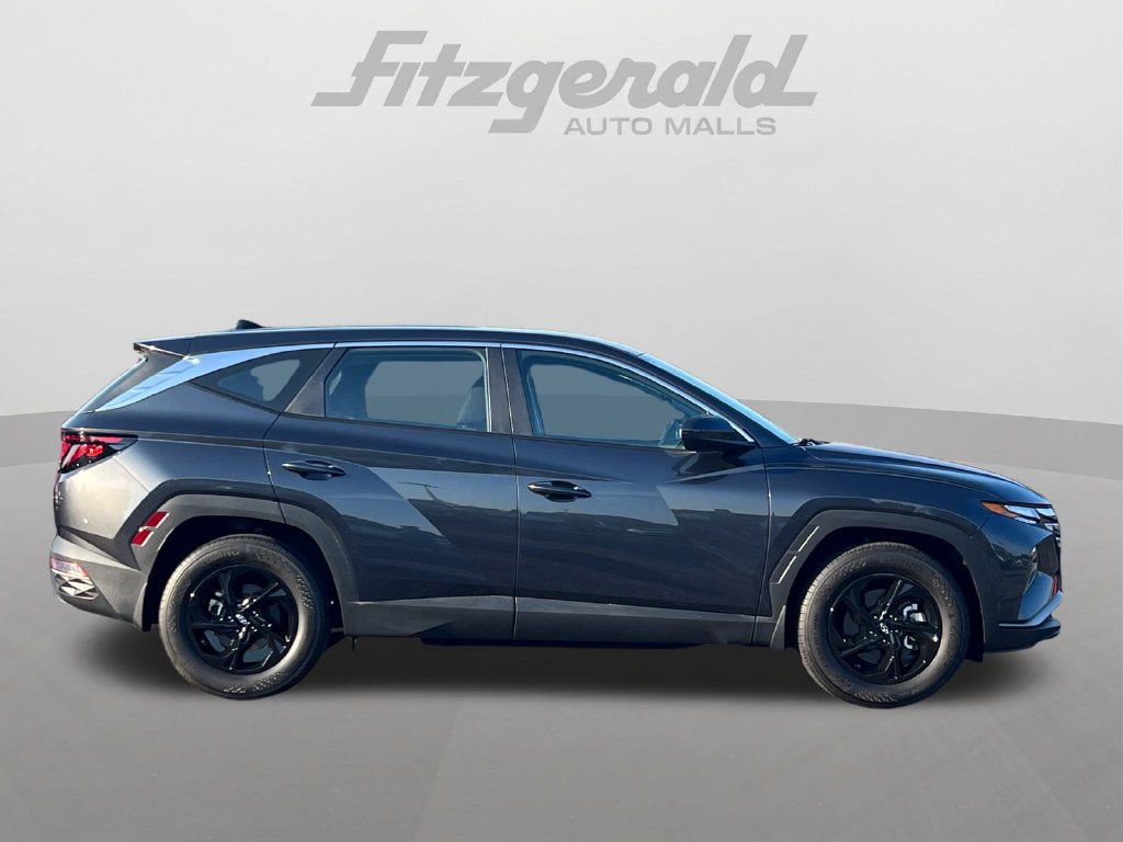 Used 2023 Hyundai Tucson SE FWD image 3