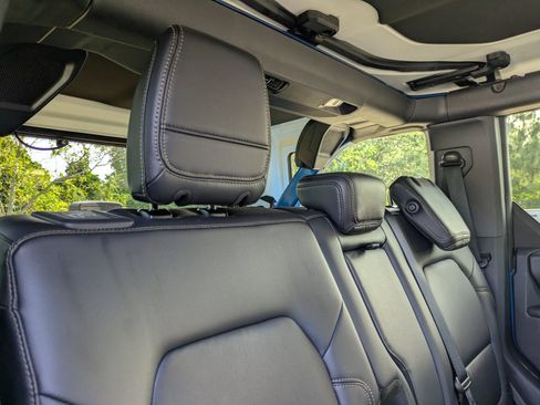 Certified 2025 Ford Bronco Badlands AWD/4WD image 37
