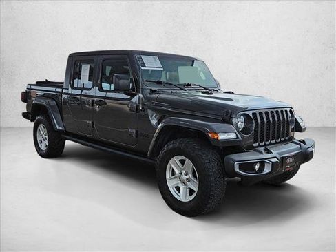 Used 2021 Jeep Gladiator Sport image 3