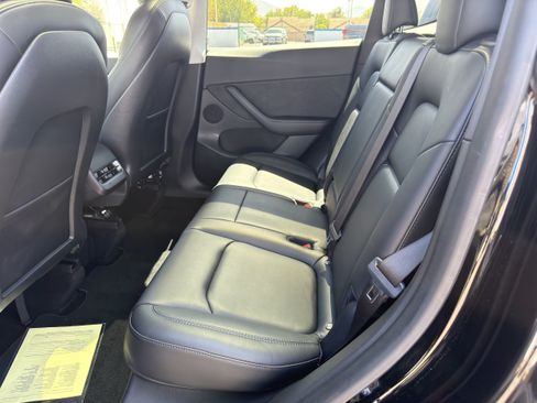 Used 2022 Tesla Model Y Performance AWD/4WD image 17