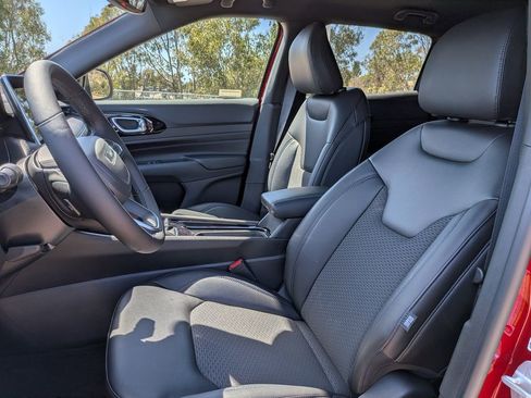 New 2026 Jeep Compass Latitude image 12