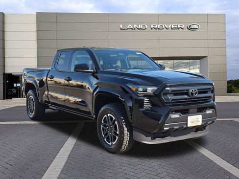Used 2025 Toyota Tacoma SR5 RWD image 3