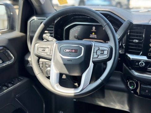 Used 2025 GMC Sierra 1500 Elevation image 13