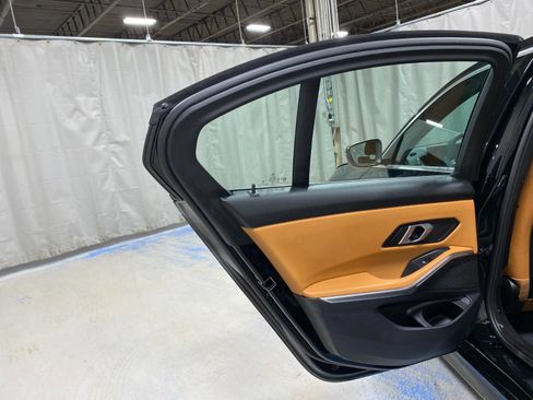 Certified 2025 BMW 330i xDrive Sedan w/ Convenience Package image 23