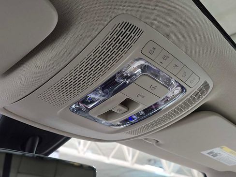 Used 2023 Mercedes-Benz GLB 250 4MATIC image 34