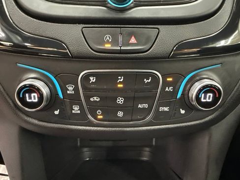 Used 2024 Chevrolet Equinox RS AWD/4WD image 32