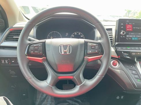 Used 2025 Honda Odyssey EX-L image 11
