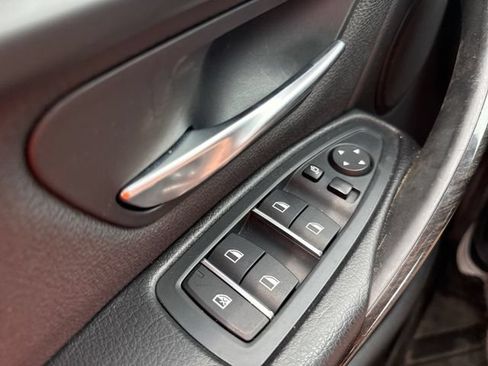 Used 2018 BMW 320i xDrive Sedan AWD/4WD image 29