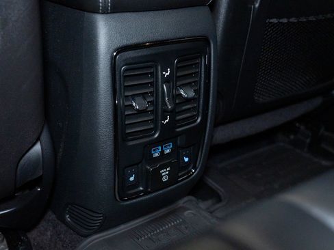 Used 2019 Jeep Grand Cherokee SRT AWD/4WD image 25