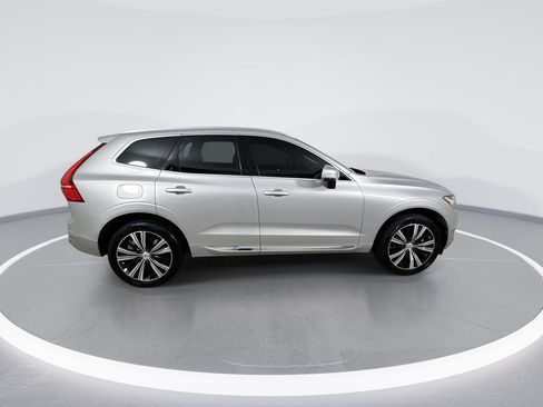 Used 2022 Volvo XC60 B5 Inscription FWD image 9