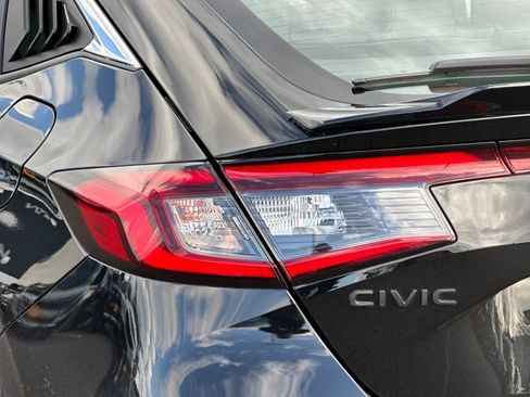 Used 2024 Honda Civic EX-L image 25