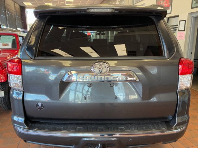 Used 2011 Toyota 4Runner SR5 AWD/4WD image 10