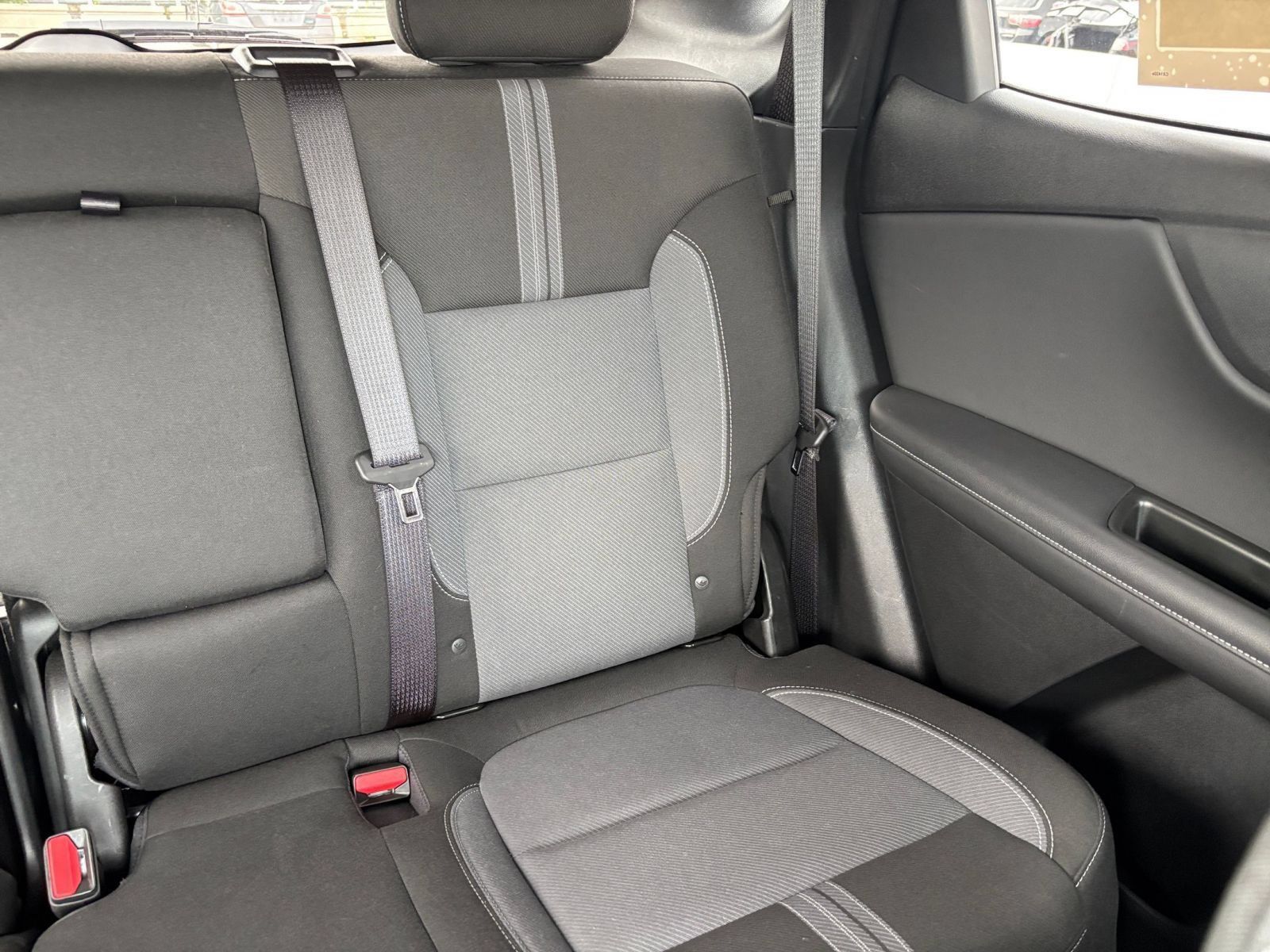 Used 2025 Chevrolet Blazer LT FWD image 37