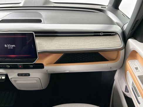 New 2025 Volkswagen ID. Buzz 1st Edition image 29