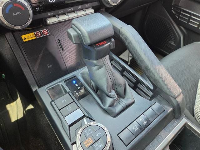 Used 2025 Toyota 4Runner TRD Off-Road Premium AWD/4WD image 12