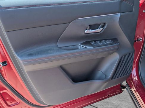 New 2026 Nissan Kicks SR image 15