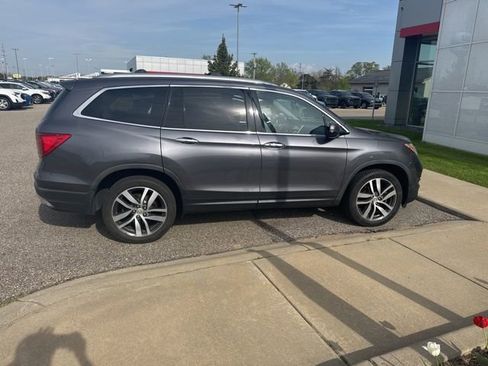 Used 2017 Honda Pilot Elite image 10