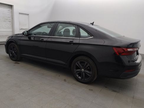 Used 2024 Volkswagen Jetta SE w/ Panoramic Sunroof Package FWD image 3