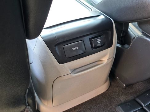 Used 2014 Toyota Sienna SE w/ SE Premium Package w/Entune FWD image 32