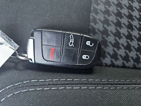 Used 2018 Dodge Challenger R/T w/ Performance Handling Group image 34